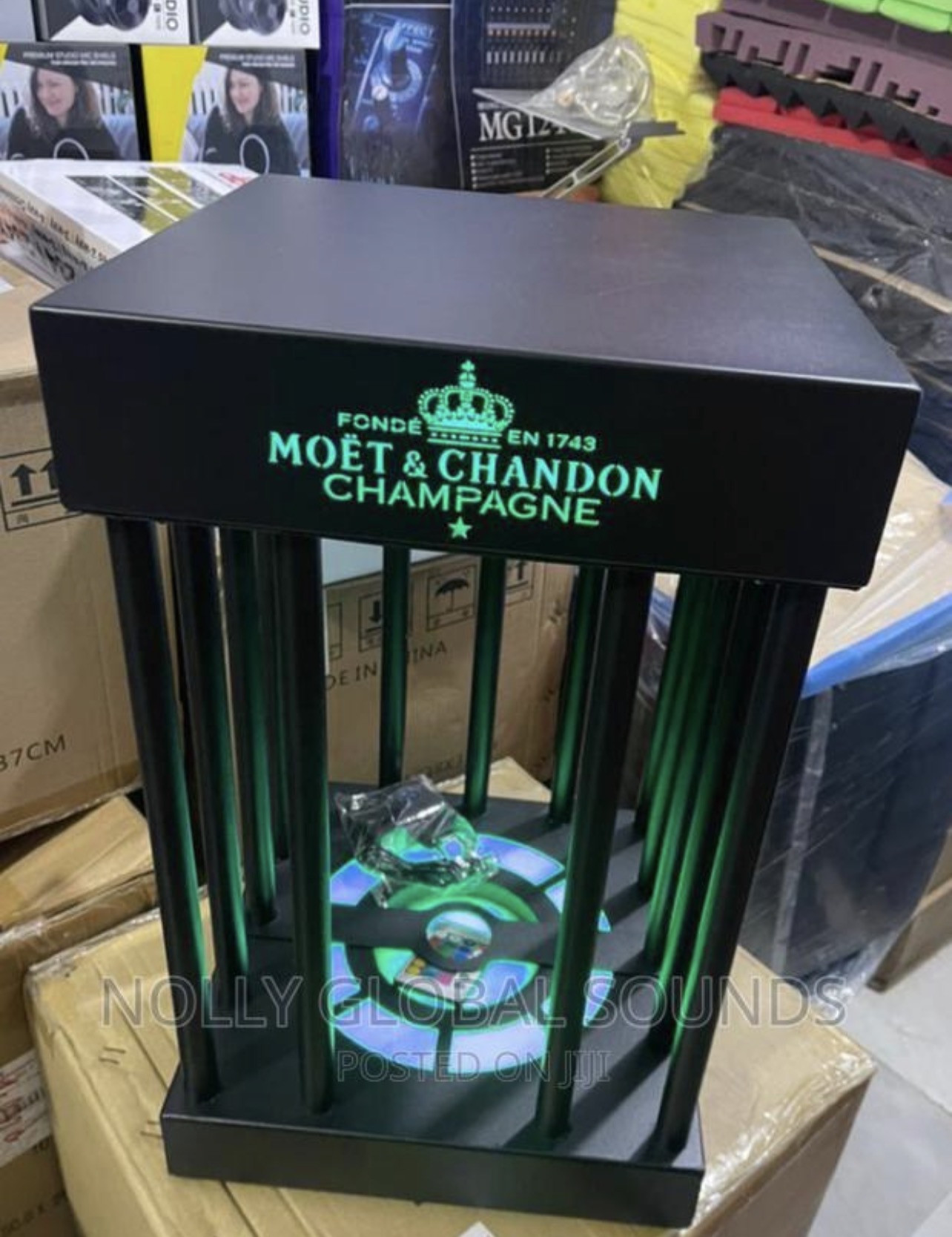 Moët & Chandon VIP Bottle Presenter